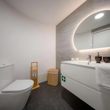 Sun & Roses * Funchal (Madeira)